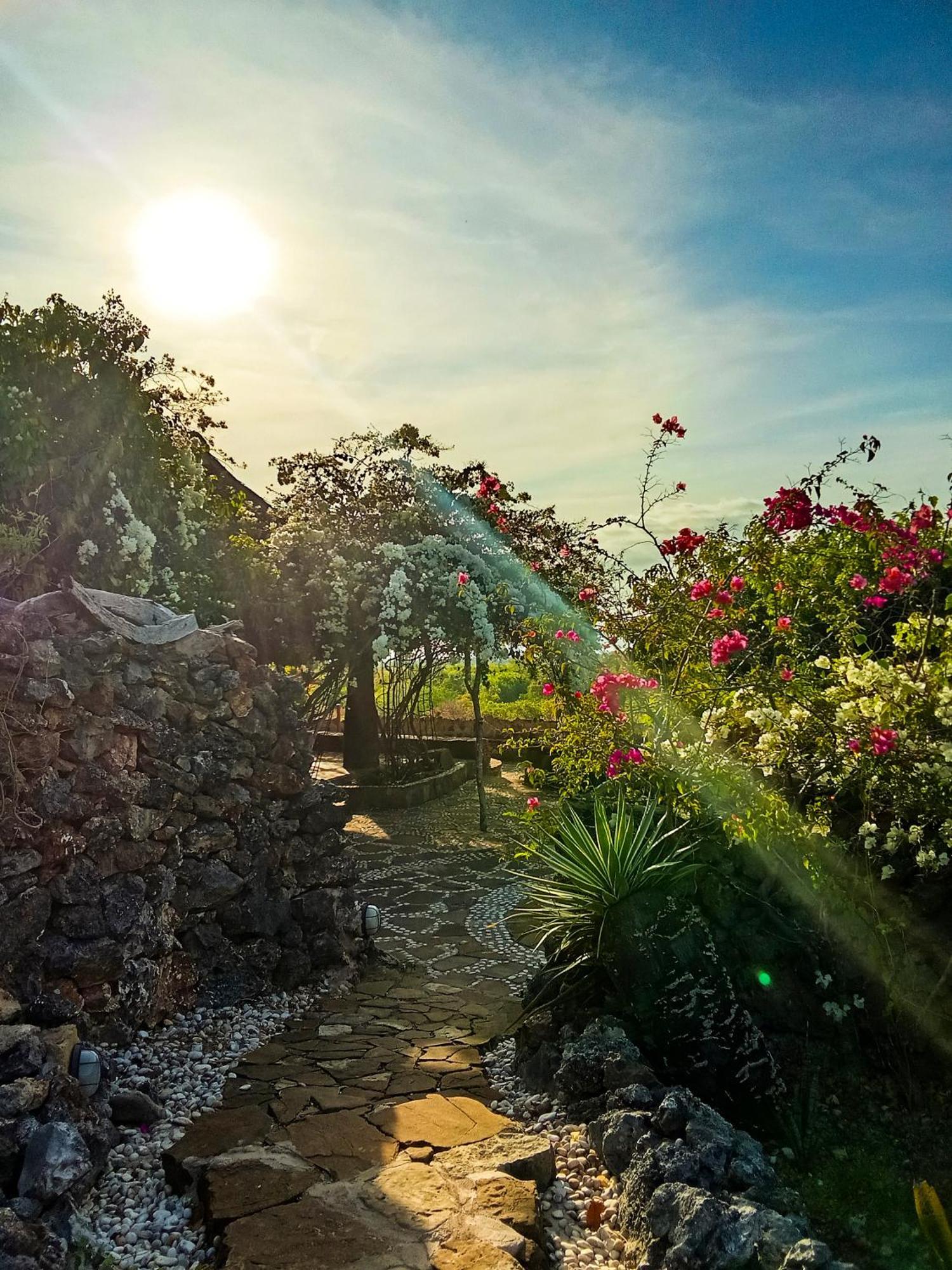 Utopia Rote Lodge Nembrala Dış mekan fotoğraf